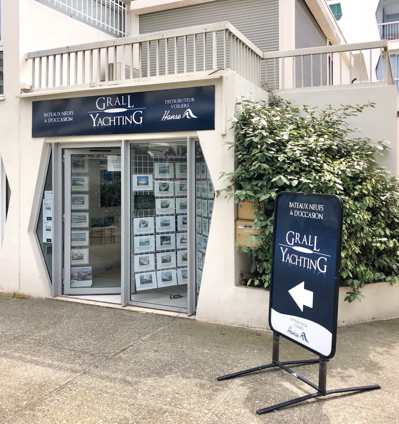 shopFront